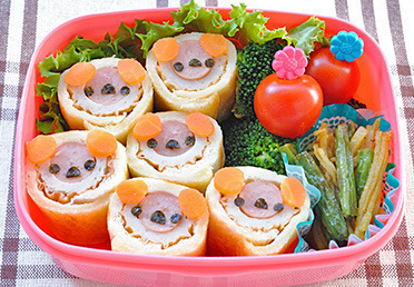 ウイニーとちくわパンのお弁当