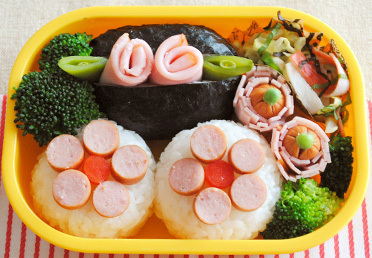 デコの基本でお花弁当