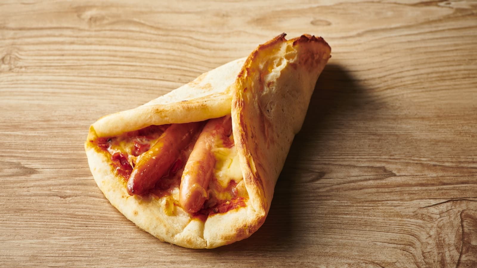 ロングシャウエッセンのWドッグピザ